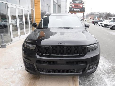 New 2025 Jeep Grand Cherokee L Altitude image 5