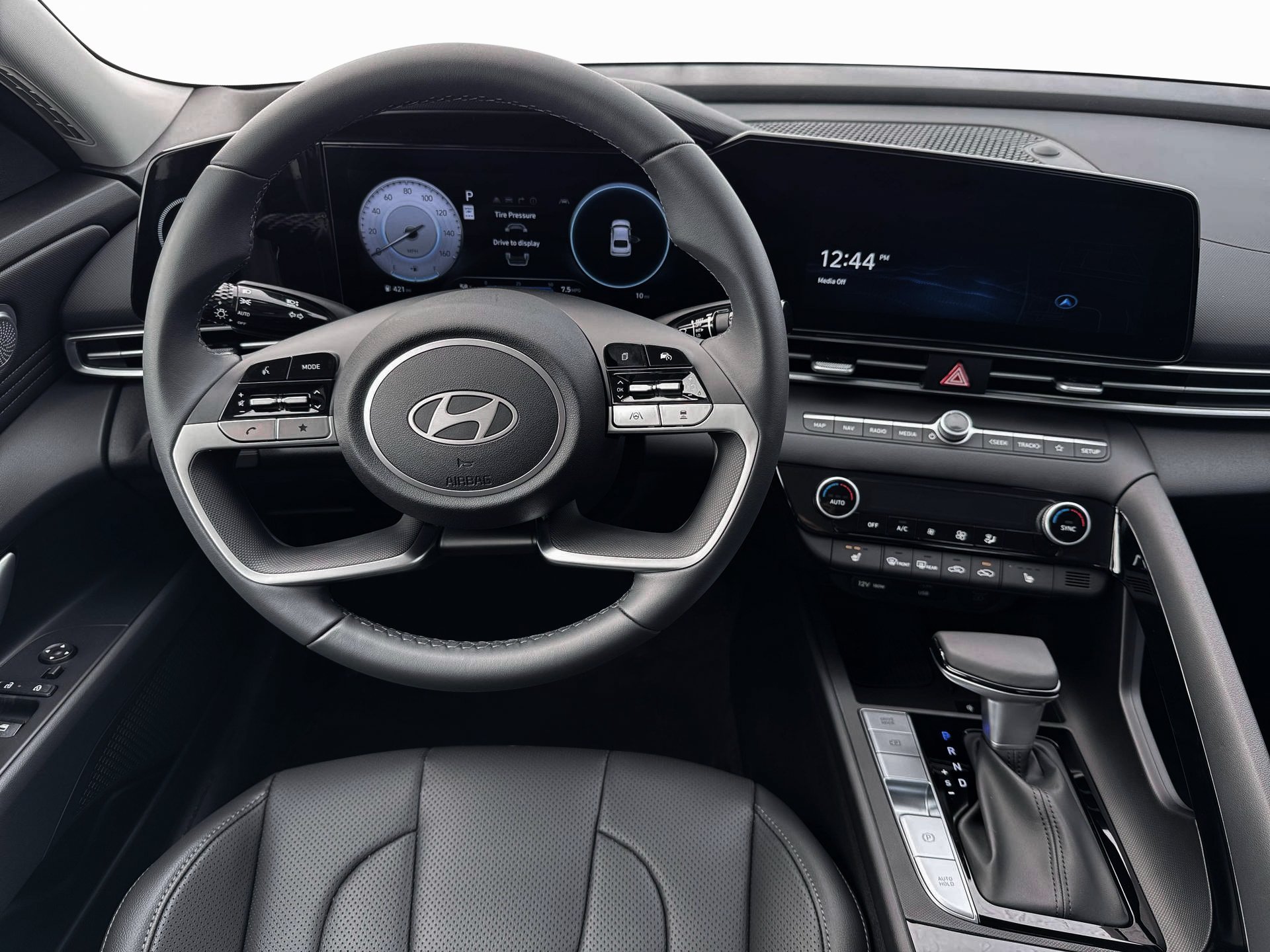 Certified 2026 Hyundai Elantra Limited FWD image 17