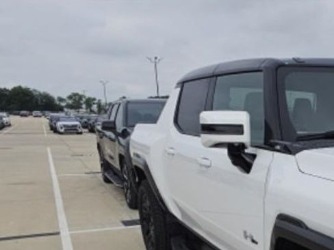 Used 2025 GMC Hummer EV 2X AWD/4WD image 3
