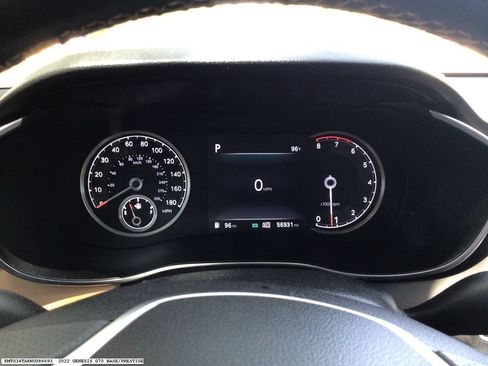 Used 2022 Genesis G70 2.0T w/ Prestige Package RWD image 13