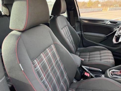 Used 2011 Volkswagen Golf 4-Door image 29