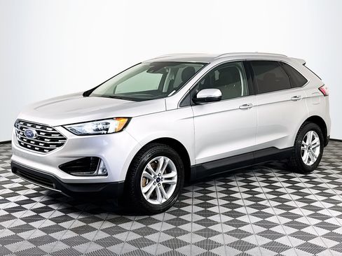Used 2019 Ford Edge SEL w/ Cold Weather Package image 4