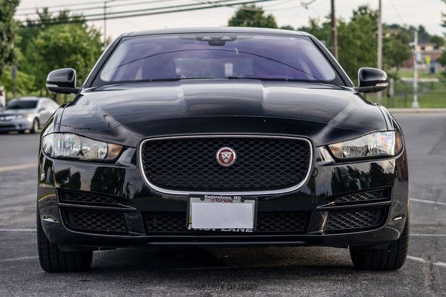 Used 2018 Jaguar XE Premium AWD/4WD image 13