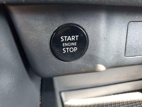 Used 2024 Nissan Rogue SV AWD/4WD image 23