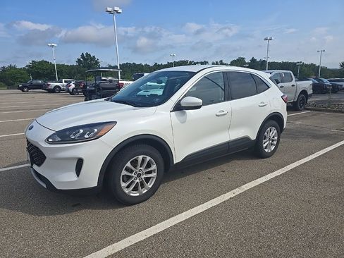 Certified 2020 Ford Escape SE AWD/4WD image 2