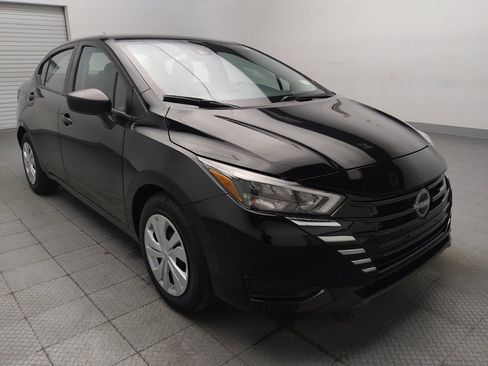 Used 2025 Nissan Versa S FWD image 13