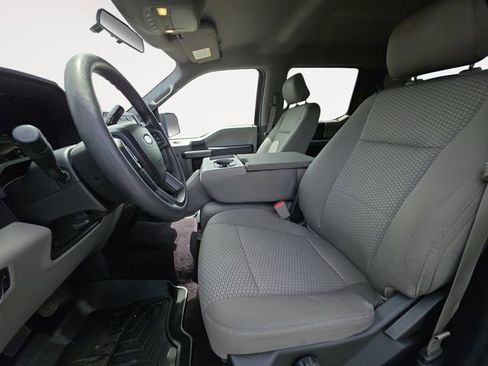 Used 2015 Ford F150 XLT w/ Trailer Tow Package image 9