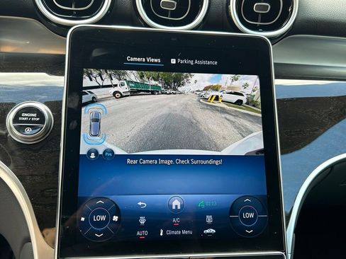 Used 2025 Mercedes-Benz GLC 300 4MATIC image 24