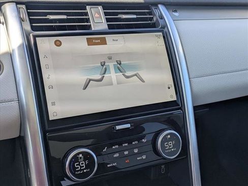 New 2026 Land Rover Discovery Dynamic SE image 12