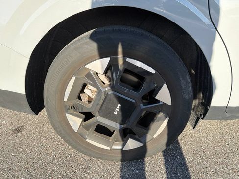 Certified 2025 Kia Carnival EX FWD image 27