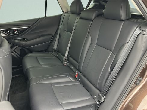 Used 2022 Subaru Outback Limited AWD/4WD image 10