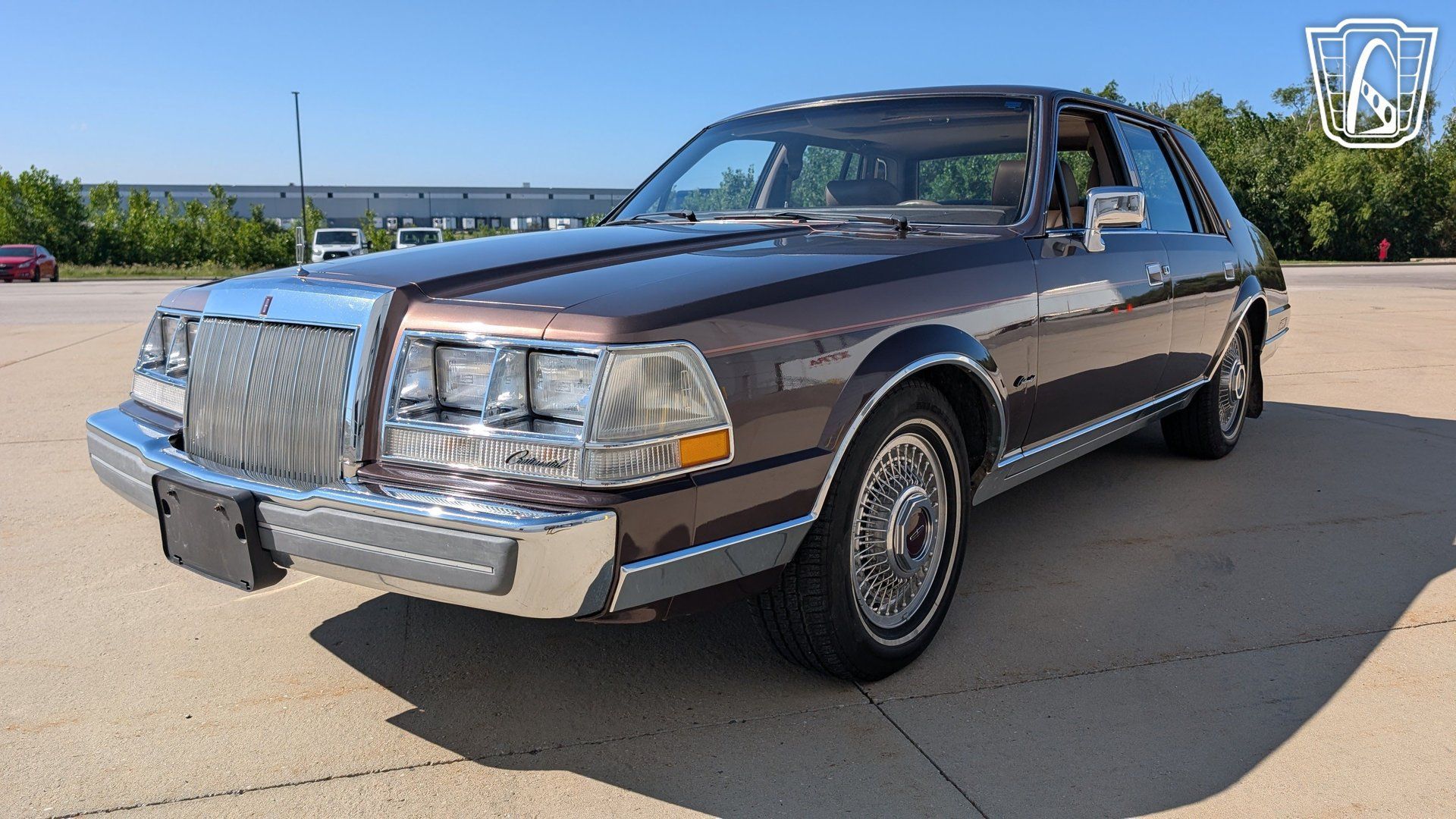 Used 1987 Lincoln Continental Signature RWD image 3