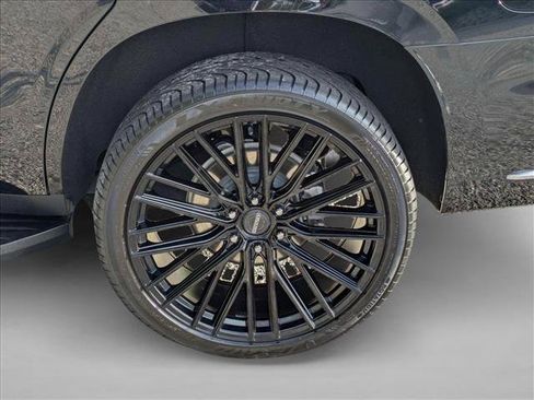 Used 2023 Cadillac Escalade Premium Luxury AWD/4WD image 26