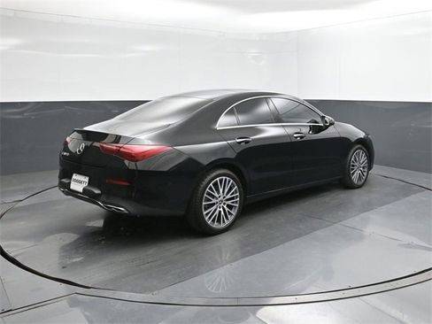 Used 2025 Mercedes-Benz CLA 250 image 11