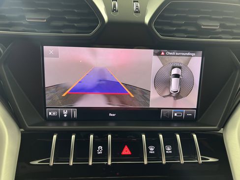 Used 2019 Lamborghini Urus AWD/4WD image 22