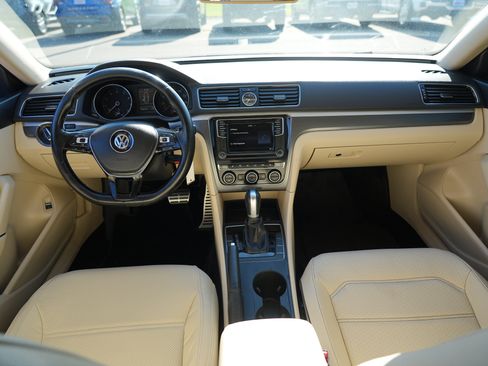 Used 2017 Volkswagen Passat 1.8T R-Line FWD image 25