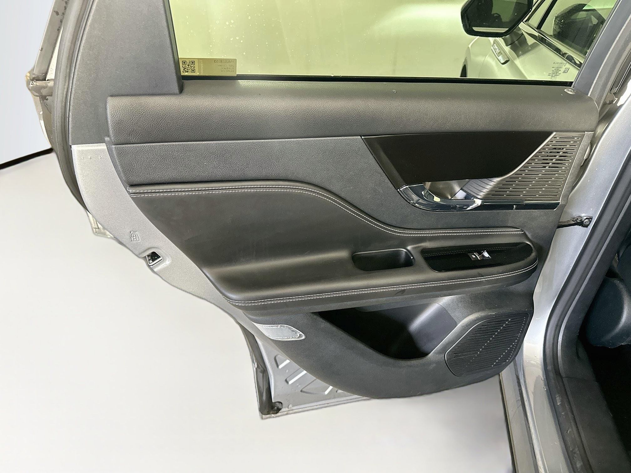 Used 2021 Lincoln Corsair FWD image 26