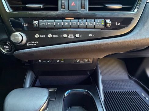 Certified 2023 Lexus ES 350 w/ Premium Package FWD image 32