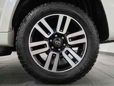 Used 2023 Toyota 4Runner Limited AWD/4WD image 23