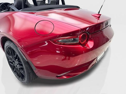 Used 2023 MAZDA MX-5 Miata Grand Touring RWD image 19