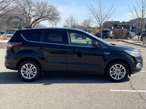 Used 2017 Ford Escape SE FWD image 5