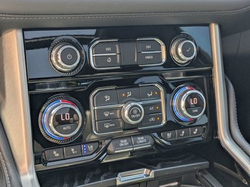 Used 2021 GMC Yukon Denali image 12