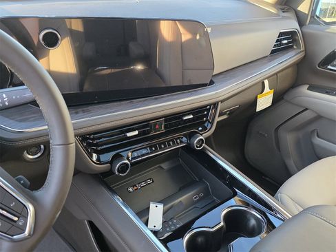 New 2026 Chevrolet Suburban Z71 w/ Comfort Package image 11