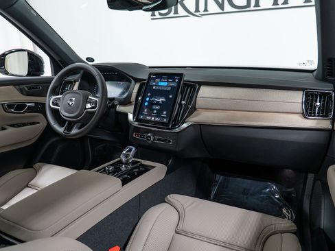 New 2026 Volvo XC90 B6 Ultra w/ Protection Package image 14