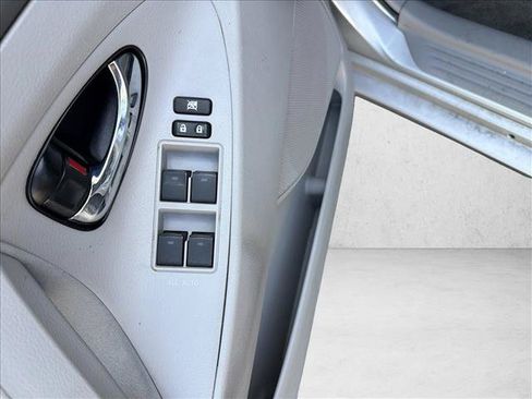 Used 2011 Toyota Camry LE FWD image 8