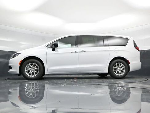 New 2026 Chrysler Voyager LX FWD image 61