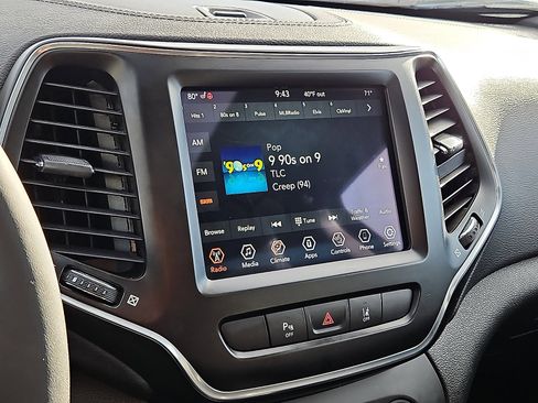 Used 2021 Jeep Cherokee Latitude Lux 80th Anniv w/ Quick Order Package 26U 80TH image 17