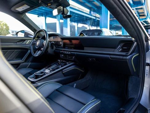Certified 2025 Porsche 911 Carrera GTS RWD image 47