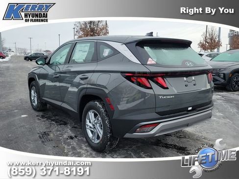 New 2026 Hyundai Tucson SE image 3