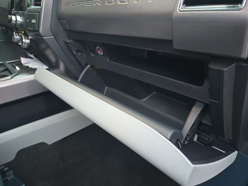 Used 2022 Ford F350 Limited w/ FX4 Off-Road Package image 37