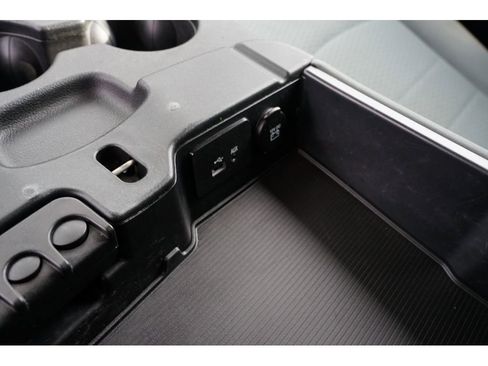 Used 2017 RAM 1500 Tradesman w/ Power & Remote Entry Group image 31