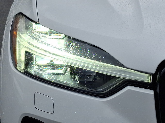 Used 2026 Volvo XC60 B5 Plus AWD/4WD image 9