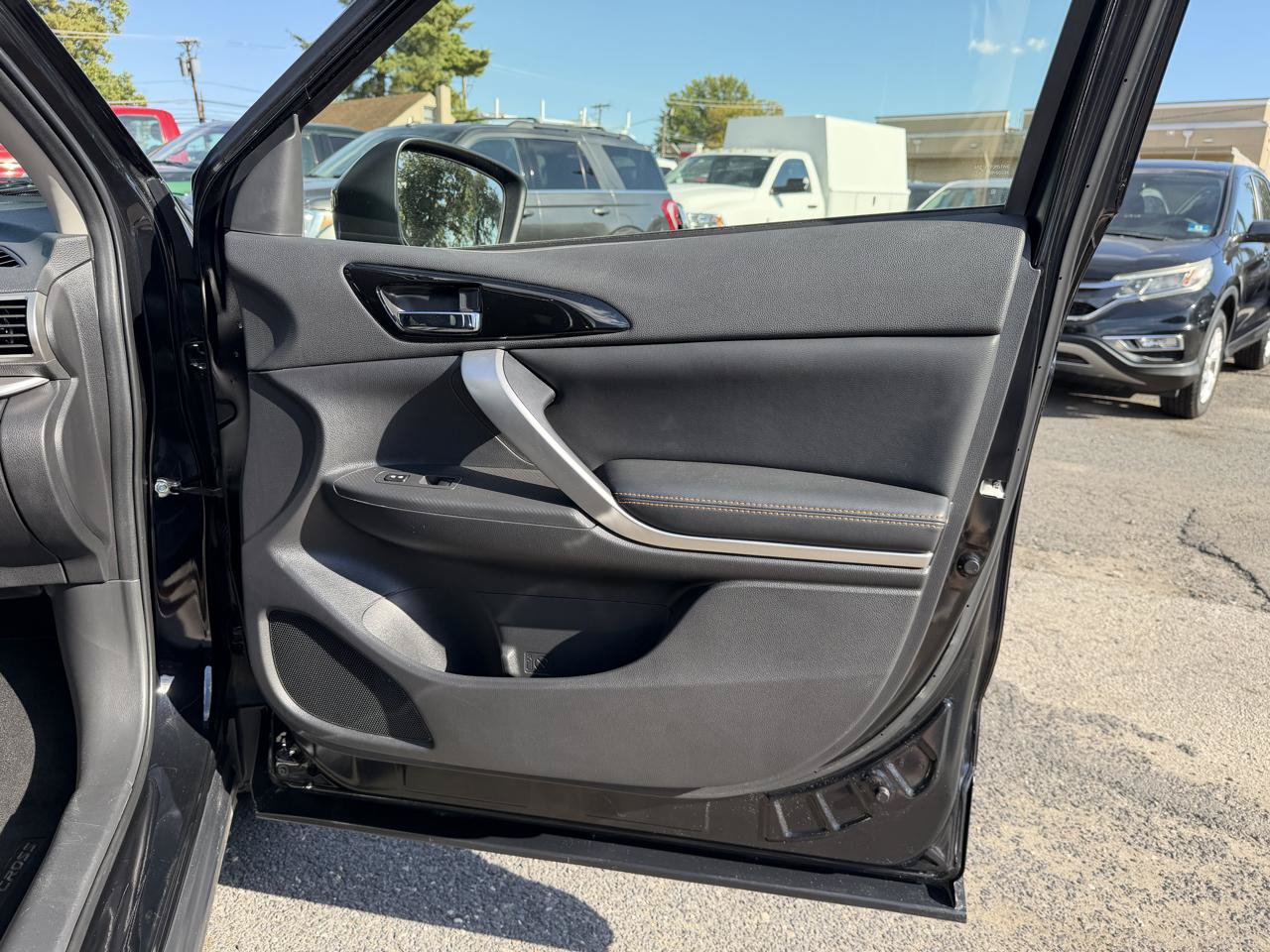 Used 2019 Mitsubishi Eclipse Cross SEL AWD/4WD image 18