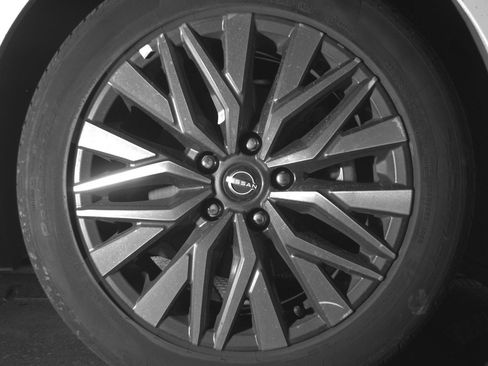 Used 2025 Nissan Altima 2.5 SV image 13