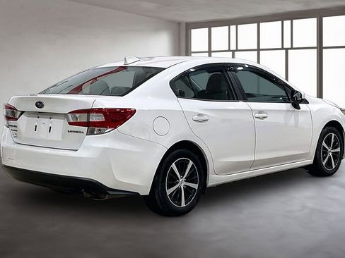 Used 2022 Subaru Impreza Premium image 2