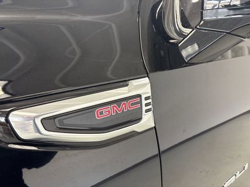 Used 2025 GMC Yukon Denali image 7