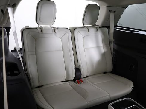 Used 2020 Lincoln Aviator Black Label w/ Dynamic Handling Package AWD/4WD image 42