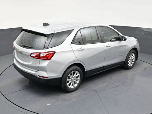 Used 2021 Chevrolet Equinox LS FWD image 16