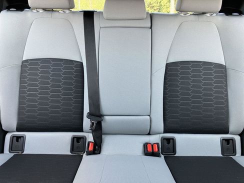 Used 2025 Toyota Corolla SE image 30