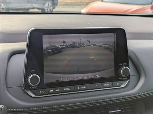 Used 2023 Nissan Rogue S image 21