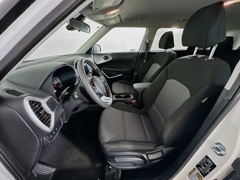 Used 2024 Kia Soul LX w/ Option Group 015 image 13