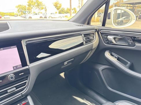 Certified 2022 Porsche Macan image 53