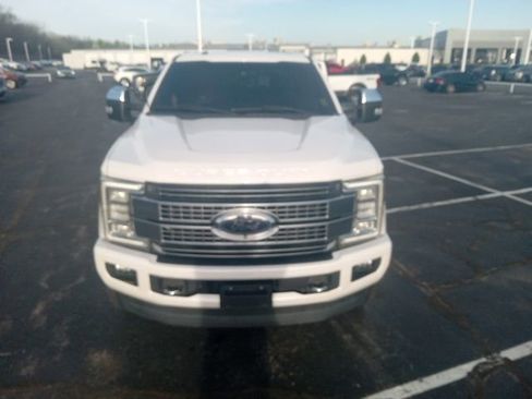 Used 2017 Ford F250 Platinum w/ Platinum Ultimate Package image 2