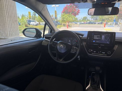 Used 2025 Toyota Corolla LE FWD image 32