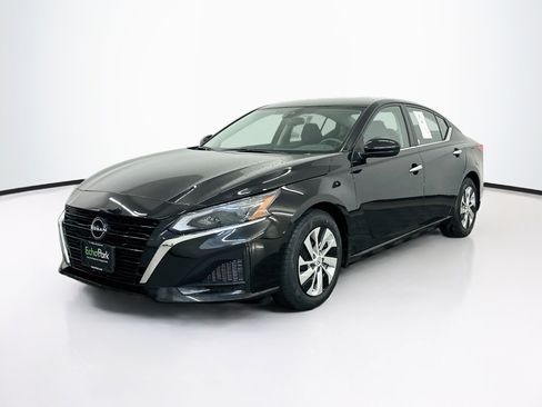 Used 2023 Nissan Altima 2.5 S FWD image 3