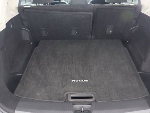 Used 2024 Nissan Rogue SV image 19